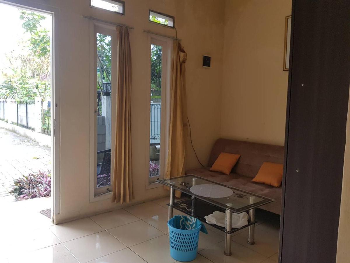 Bakom Inn Syariah Bogor Exterior foto